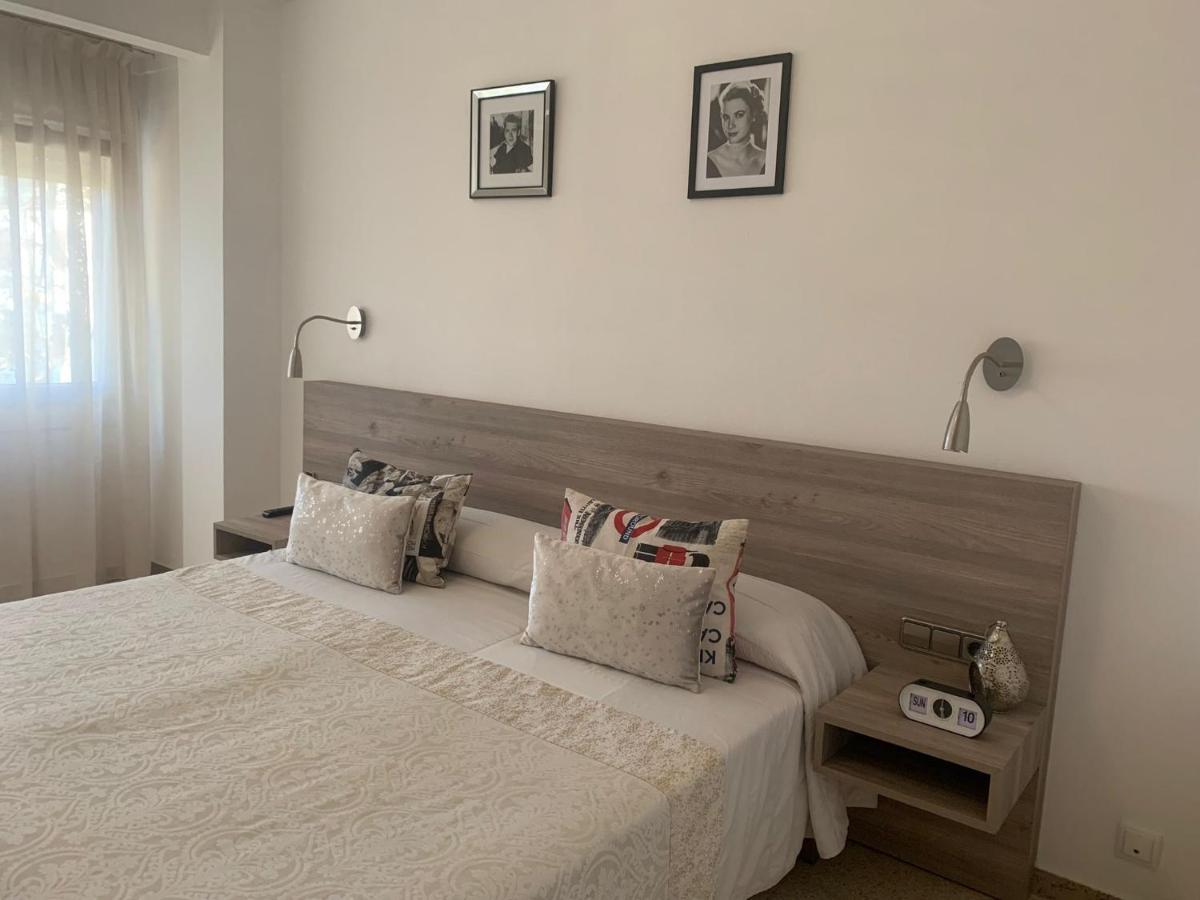 Hospedium Hostal Torras Sant Hilari Sacalm Exterior foto